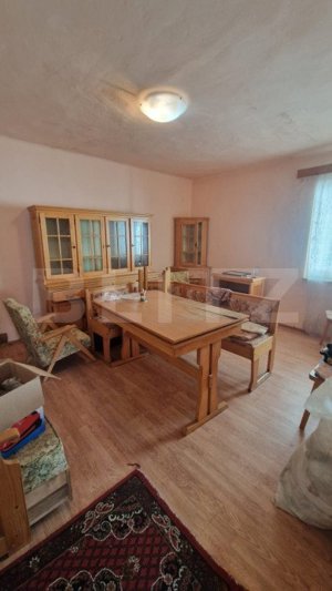 Casa cu 4 camere, 77 mp, necesita renovare, zona Bartolomeu - imagine 2