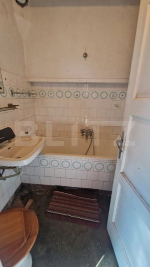 Casa cu 4 camere, 77 mp, necesita renovare, zona Bartolomeu - imagine 14