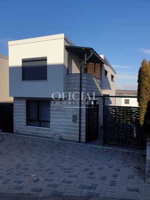 Casa tip duplex | 115 Mp | Acces privat | 3 parcari | Zona Vivo