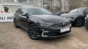 VOLKSWAGEN PASSAT GTE 218 CP Benzina-Hybrid Plug-in Facelift ACC Navi Camera KM Reali100%