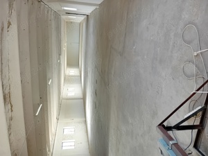 Închiriez spațiu depozitare -producție 600 mp hală structură beton ,rampă acoperită