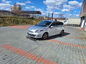 Grand scenic.  15 diesel.   Clima  navi.  2011.   Bacau. 3900 euro - imagine 5 Grand scenic.  15 diesel.   Clima  navi.  2011.   Bacau. 3900 euro - imagine 5