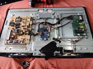 Dezmembrez tv vestel Finlux 32inch