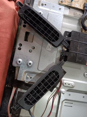 set 2 difuzoare 30070256 8ohm 10w de pe tv Finlux 32inch vestel