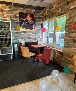 Angajez Fata pentru bar 