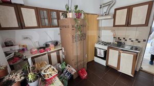 Casa de vanzare, cu 4 camere, 120 mp, teren de 700 mp, zona centrala  - imagine 12