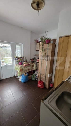 Casa de vanzare, cu 4 camere, 120 mp, teren de 700 mp, zona centrala  - imagine 10