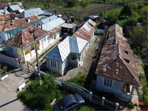 Casa batraneasca + teren 1881 mp de vanzare in Sat Milcovul - imagine 2