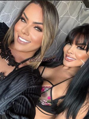 Cuplu Transexuala si fata si 2 Baieti oferim SI FILMULETE IN GRUP 