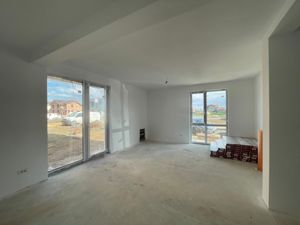 Apartament 2 camere 58mp + curte 35mp - 80.0000€ - Mosnita