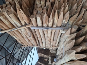 Stalpi rezistenti din lemn de salcam - imagine 4