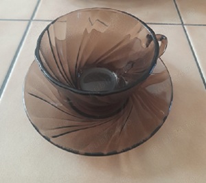 Set 6 pahare si 6 cesti de cafea cu farfurtiute fumurii noi termorezistente Duralex  - imagine 2