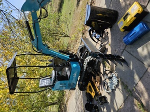 Mini excavator 1T + 9 accesorii - imagine 9