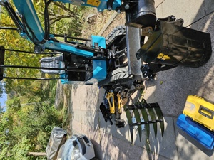 Mini excavator 1T + 9 accesorii - imagine 3
