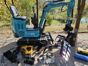 Mini excavator 1T + 9 accesorii