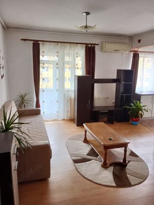 Închiriez apartament 3 camere, tip duplex, Metrou 1 Decembrie - imagine 1