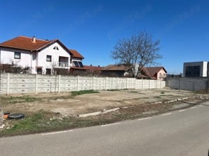 Închiriez vând teren în Alba Iulia str. Tudor Arghezi nr. 2.