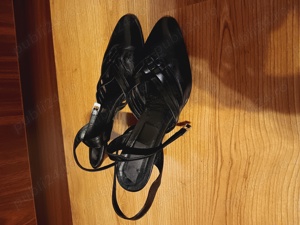  Vand pantofi negri, nr. 36, din piele naturala