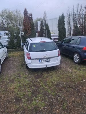 Vând Opel astra 2010
