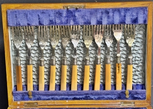 Set de cuțite și furculițe de pește placat cu argint si os Anglia 1900 - imagine 3