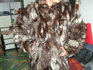 Haină de blană GianLucaLorenzi cu căciulă