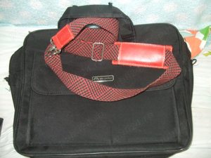 Geantă laptop compartimentată