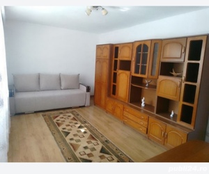 Închiriez apartament 