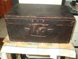 Cutie de lemn vintage recuzită