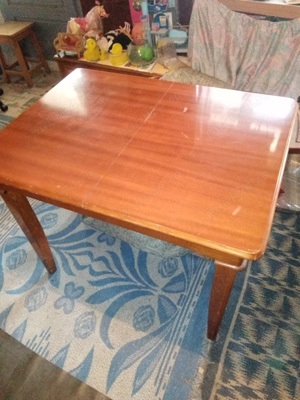 Masa din lemn masiv, extensibila 4-6 persoane