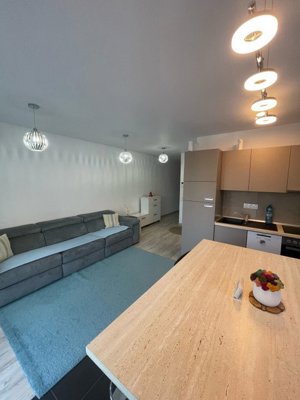 Apartament de 3 camere, 67mp, terasă cu curte proprie, zona  - imagine 2