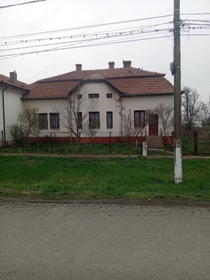 Casa Beregsau Mic caramida strada principala ,teren mare