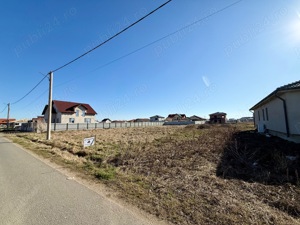 Teren intravilan 1063 mp Livada Sanleani fs.19 ml,cu utilitati(asfalt) - imagine 4