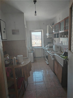 Apartament 3 camere în zona Calea Florești