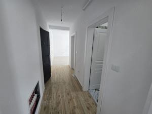 Langa Hotel IQ. Bucatarie inchisa. Etaj intermediar. - imagine 10