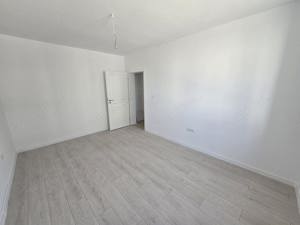 Langa Hotel IQ. Bucatarie inchisa. Etaj intermediar. - imagine 6