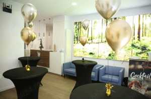 Mese   masa evenimente si mese cocktail    bar si scaune albe lemn - imagine 2