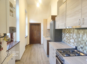 Apartament cu 3 camere, spatiu interior mare,  renovat integral, Bld, Revolutiei