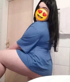  New Deea bbw bruneta cu forme dristor