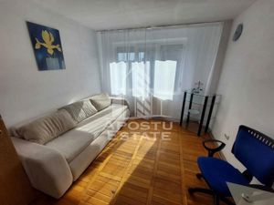Apartament 3 camere , clima , centrala propirie ,zona Sagului - imagine 2