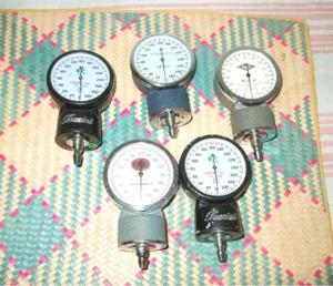 Tensiometru clasic cu ceas