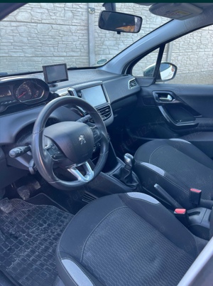 Vând Peugeot 208 1.2  12VTI  - imagine 6 Vând Peugeot 208 1.2  12VTI  - imagine 6