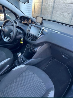 Vând Peugeot 208 1.2  12VTI  - imagine 5 Vând Peugeot 208 1.2  12VTI  - imagine 5