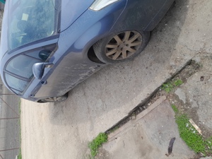 Dezmembrez Citroen C4 diesel. 1.6 hdi - imagine 4