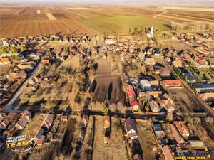 FILM! 4.554 mp teren intravilan multifunctional: locuinta,afacere sau productie,satul Marcusa