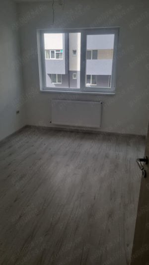 Vând apartament 2 camere si parcare - imagine 4