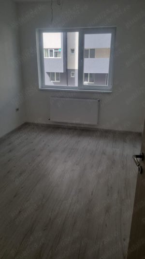 Vând apartament 2 camere si parcare - imagine 2