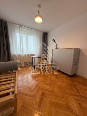 Apartament cu 3 camere. decomandat, zona Circumvalatiunii - imagine 3