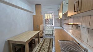 Apartament cu 3 camere, decomandat, zona Lipovei - imagine 5