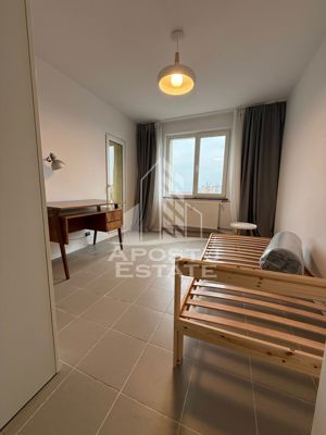 Apartament cu 3 camere. decomandat, zona Circumvalatiunii - imagine 5