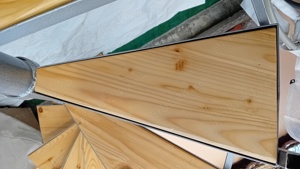 Scara interior, spirala, structura metalica, trepte din lemn - imagine 3